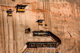 Tavatimsa Grottoes, Mati Si, Gansu Province, China